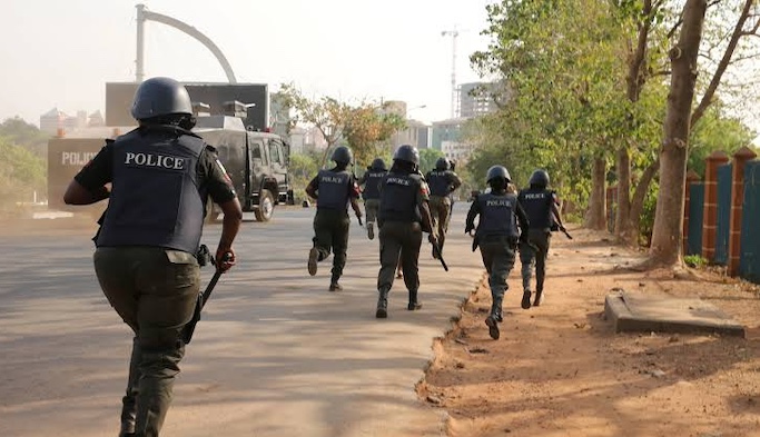 Stray bullet k!lls labourer, three other civilians injured as soldier and police officers clash in Ebonyi